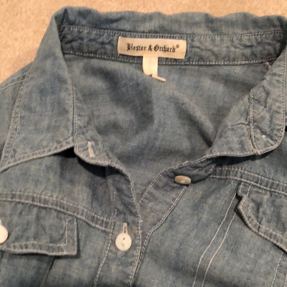 Button up - Picture 2 of 2